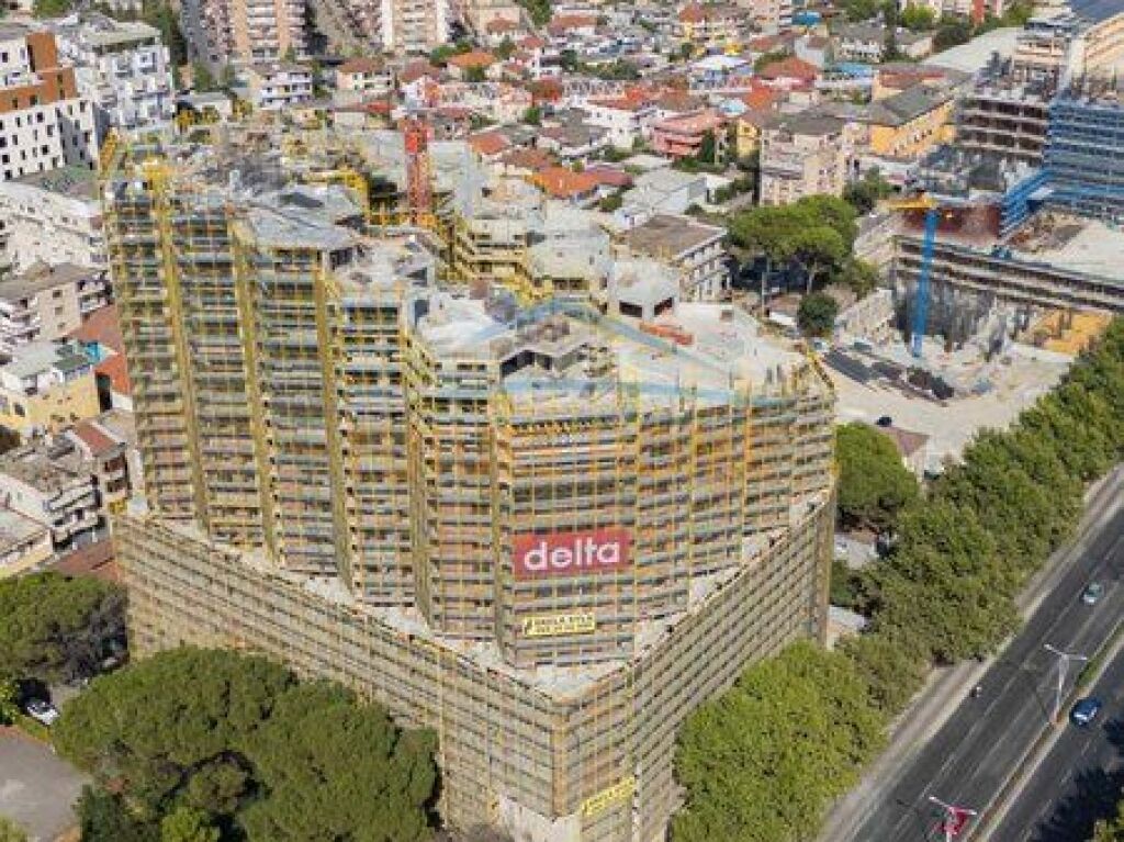 Shitet, Apartament 2+1, Colonnade Building, Rruga Dritan Hoxha.