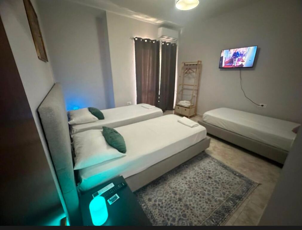 Bllok affittasi appartamento 2+1+2 bagni arredato.  