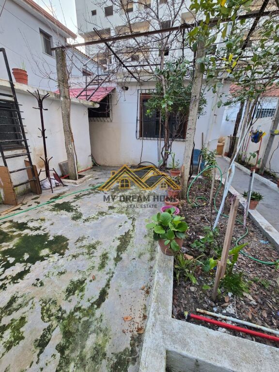 SHITET SHTEPI PRIVATE 1-KATSHE TEK LAGJIA 6 DURRES