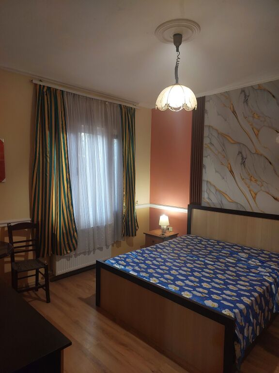 Apartament me qera 2+1