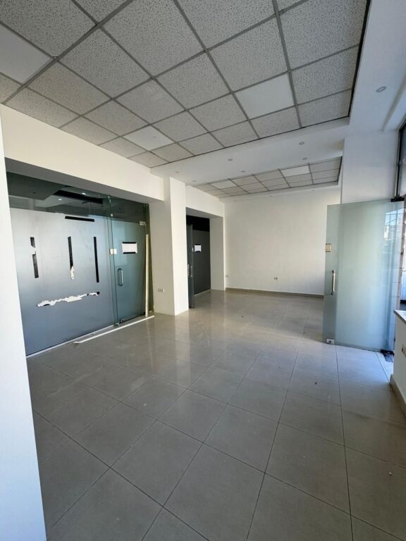 Zyre Me Qera Tek Selvia (ID BZ21041) Tirane