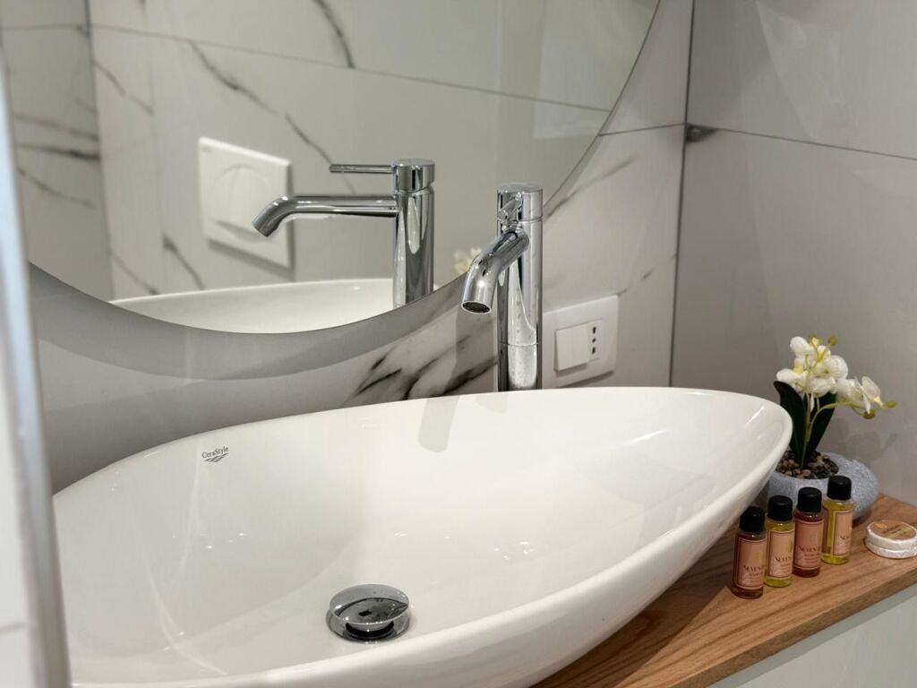 Apartament studio me qira në Lungomare Vlorë Shqipëri