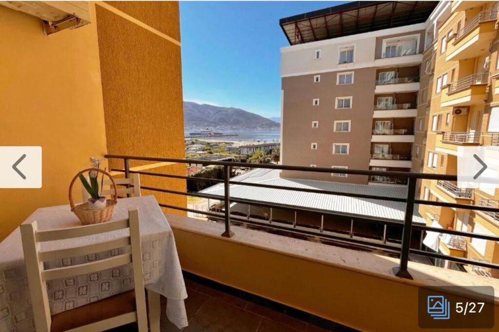 Apartament me dy dhoma gjumi për qira afatgjatë në Vlorë, Shqipëri