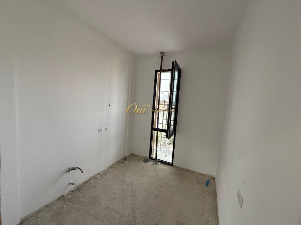 ARTIFICIAL LAKE, 3-FLOOR VILLA FOR SALE LAKE DIAMOND RESIDENCE