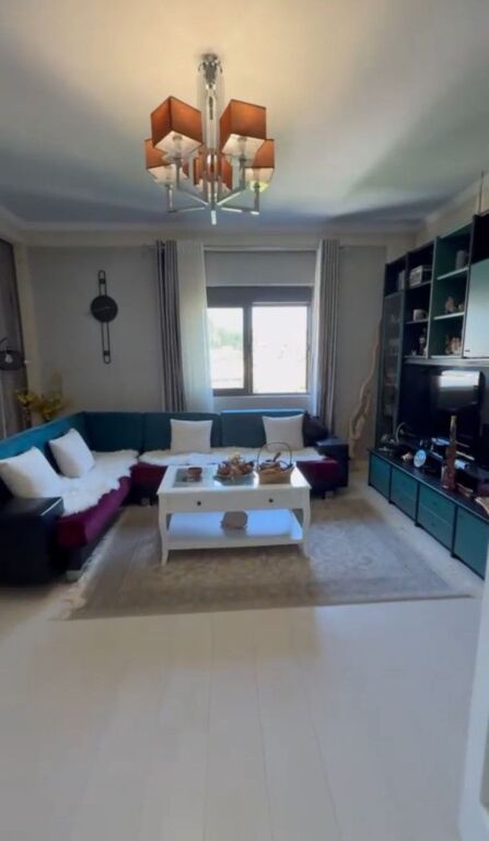 Shitet apartament 2+1 ne Yzberisht .