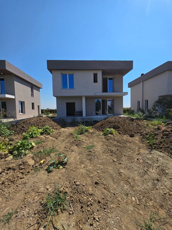 Villa with pool for sale near Lalzi Bay