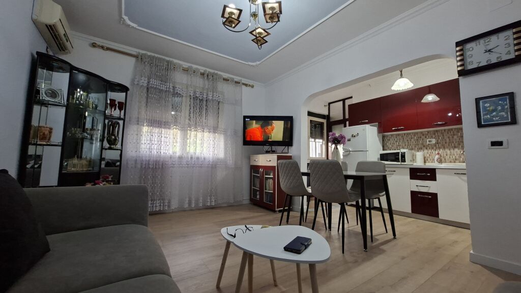 Per qira 2+1 tek UET Porcelan