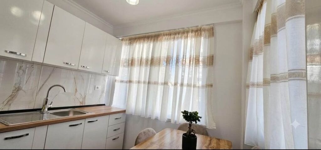 FOR RENT APARTMENT 1+1 – ZOGU I ZI (OPPOSITE RING CENTER)  ​