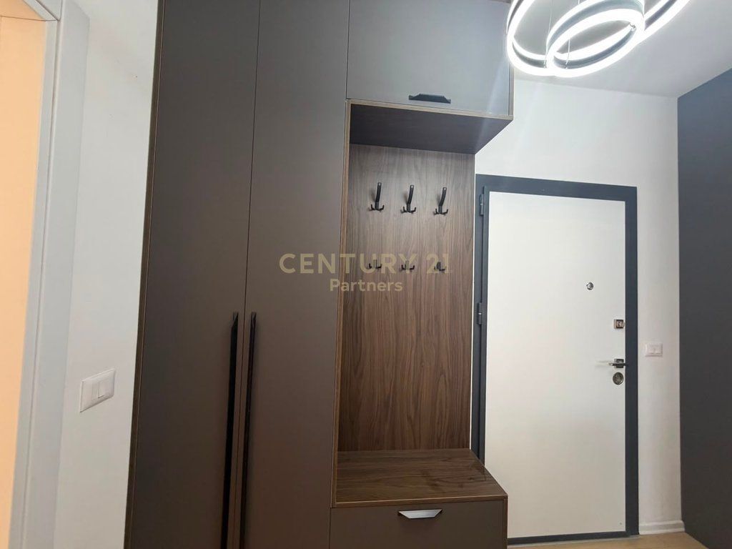 JAPIM ME QIRA APARTAMENT 1+1 NE RRUGEN JORDAN MISJA ! /Muaj 60,000 Lekë /Muaj