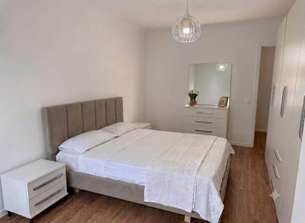 FOR RENT APARTMENT 1+1 – ZOGU I ZI (OPPOSITE RING CENTER)  ​