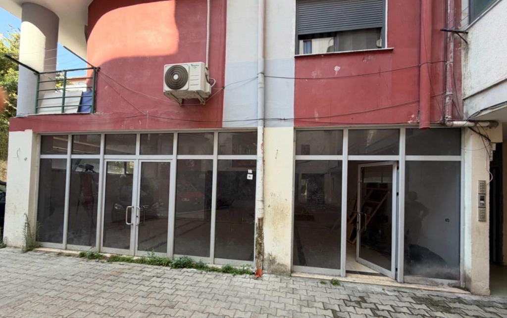 Premises 94.19 m² with glass window for sale — Shefqet Kuka St., Linze