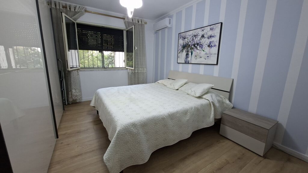 Per qira 2+1 tek UET Porcelan