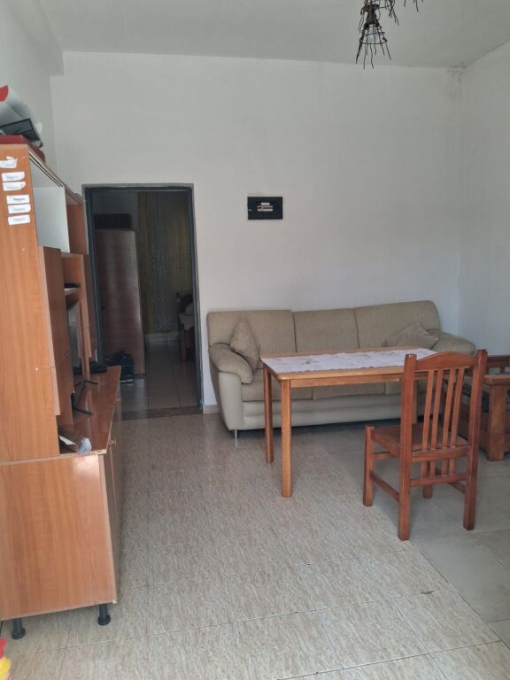 APARTAMENT 1+1. 35000 LEKE.FAKULTETI EKONOMIK