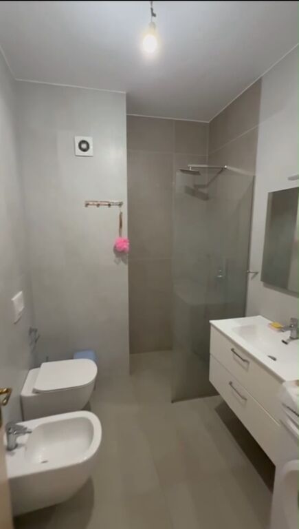 Shitet apartamenti 2+1 me 2 ballkone
