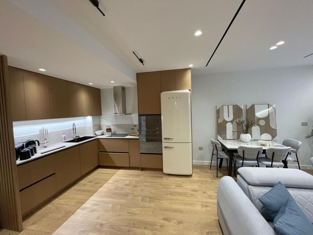 Jepet me qira 3+1+parkim Kodra e Diellit 1600€