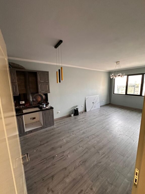 Apartment 2+1+2 for sale at Kdhesa e Kamzes, behind Casa Italia, Yzberisht, Kashar.