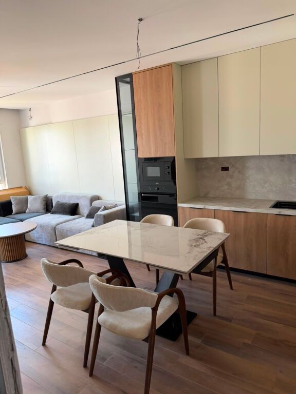 In affitto 2+1+2 Univers City Appartamento 70.000 lek