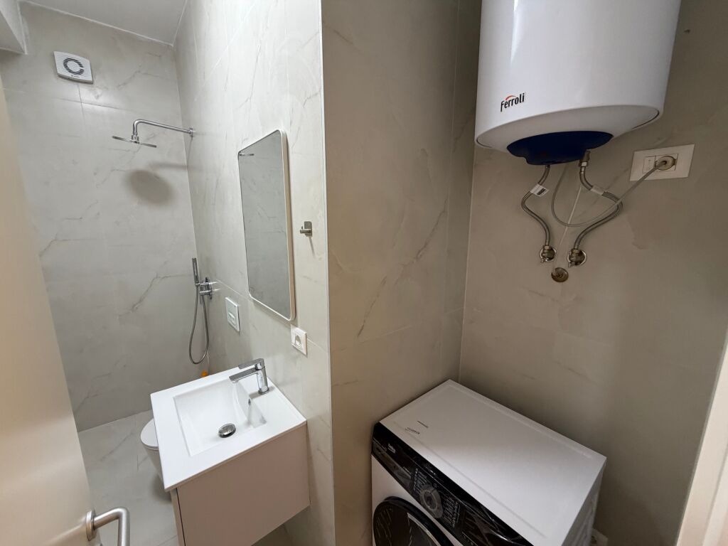 For rent 1+1 Ali Demi Kadiu Complex