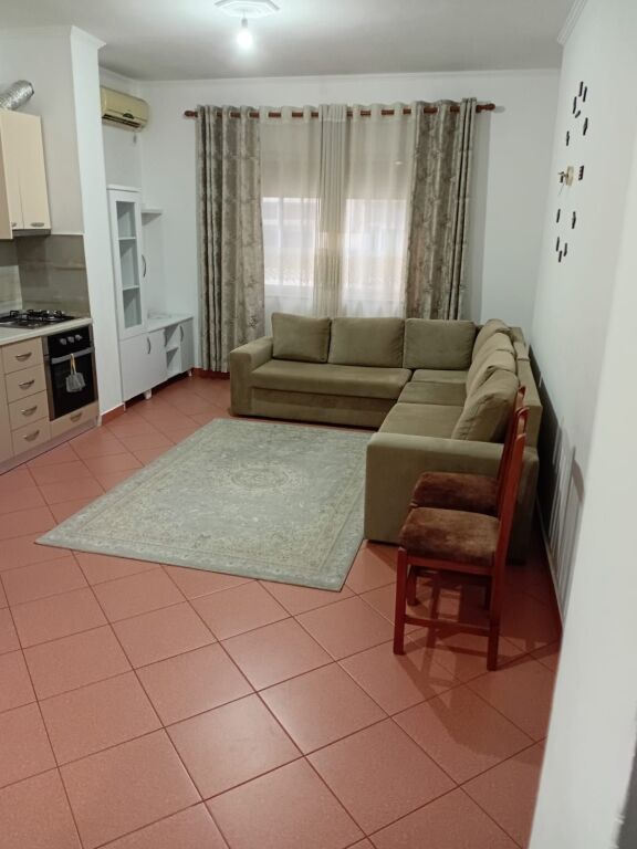 Apartament 2+1 me Qira, Rruga e Thesarit, fresk. 45'000 lekë/muaj
