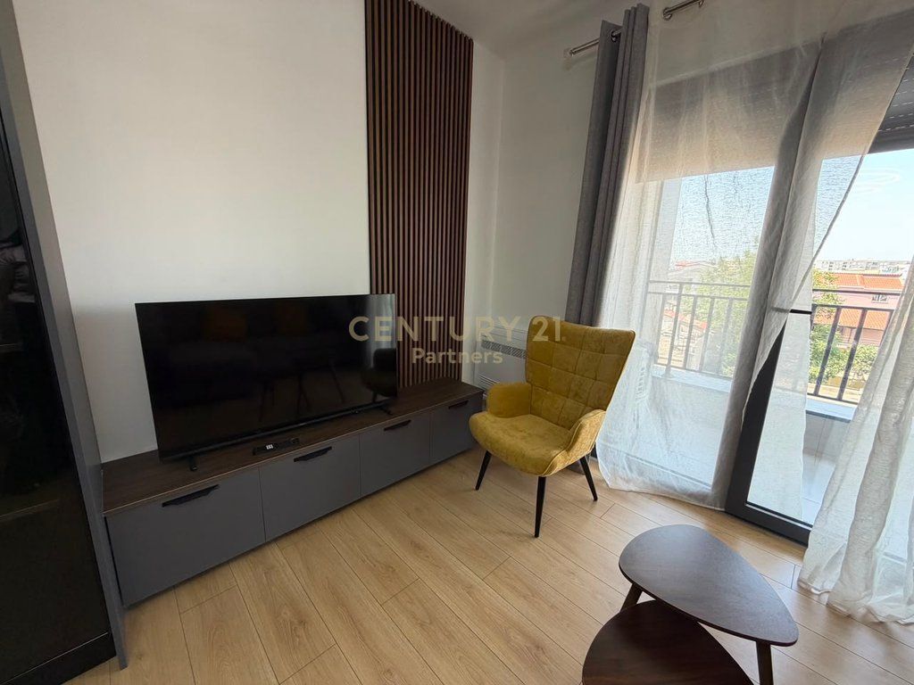JAPIM ME QIRA APARTAMENT 1+1 NE RRUGEN JORDAN MISJA ! /Muaj 60,000 Lekë /Muaj