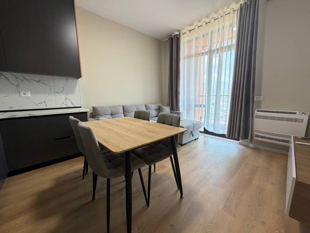Jepet me qira apartament 2+1 në Bulevardin e Ri! /Muaj 65,000 Lekë /Muaj