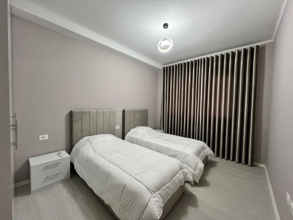 In affitto 2+1+2+parcheggio Astir River Residence 75.000 lek