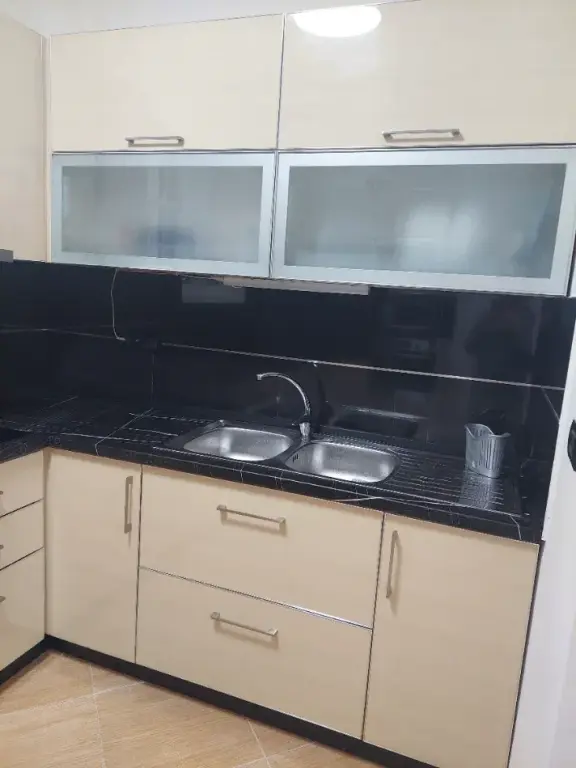 Affitto | Apartament 2 + 1 | ish Tregu Elektrik | 750 €/mese i Diskutueshem