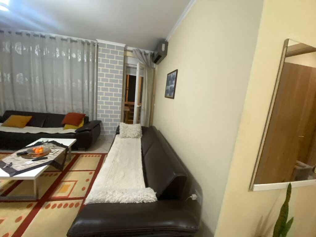 Jepet me qera 2+1 te Kaza italia 57000 lek mobiluar ashensor