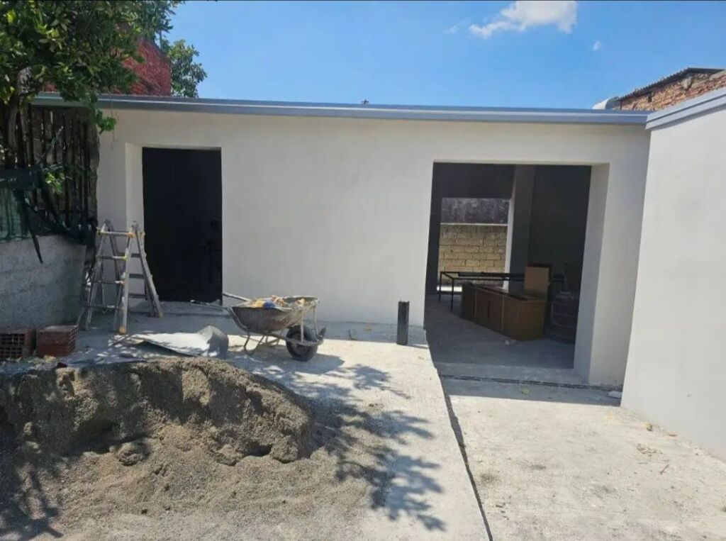 Jepet Magazine me Qera 100 m2 - Shkoze, Tirane