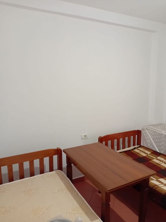 Apartament 2+1 me Qira, Rruga e Thesarit, fresk. 45'000 lekë/muaj