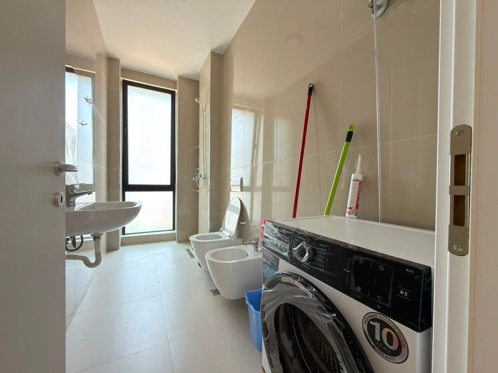 Jepet me qira apartament 2+1 në Bulevardin e Ri! /Muaj 65,000 Lekë /Muaj