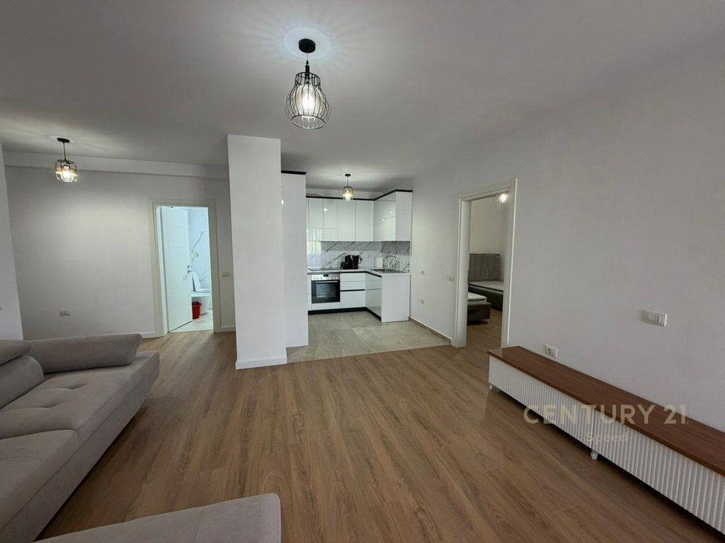 Jepet me qira apartament 2+1 në 5 Maj!! 550 € /Muaj