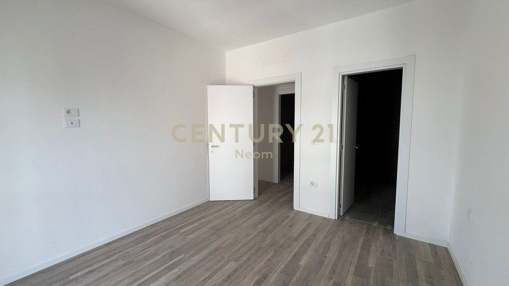 Shitet Apartament 2+1 – Tirana Entry 2