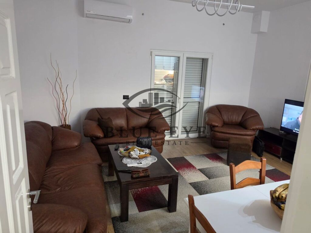 Jepet me qira kati i dyte i nje vile 2+1, prane galaktikut, Durres!