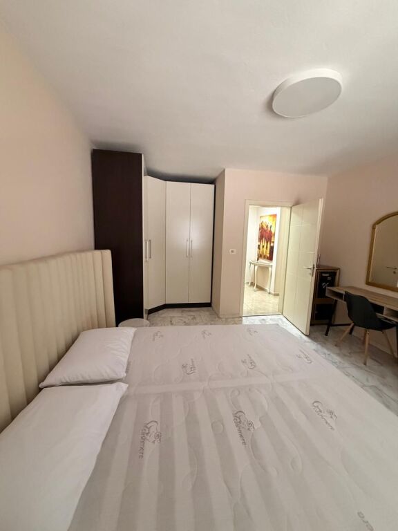 Via Dritan Hoxha, Complesso Karavan, appartamento in affitto, 2+1+2, arredato 80.000 Leke