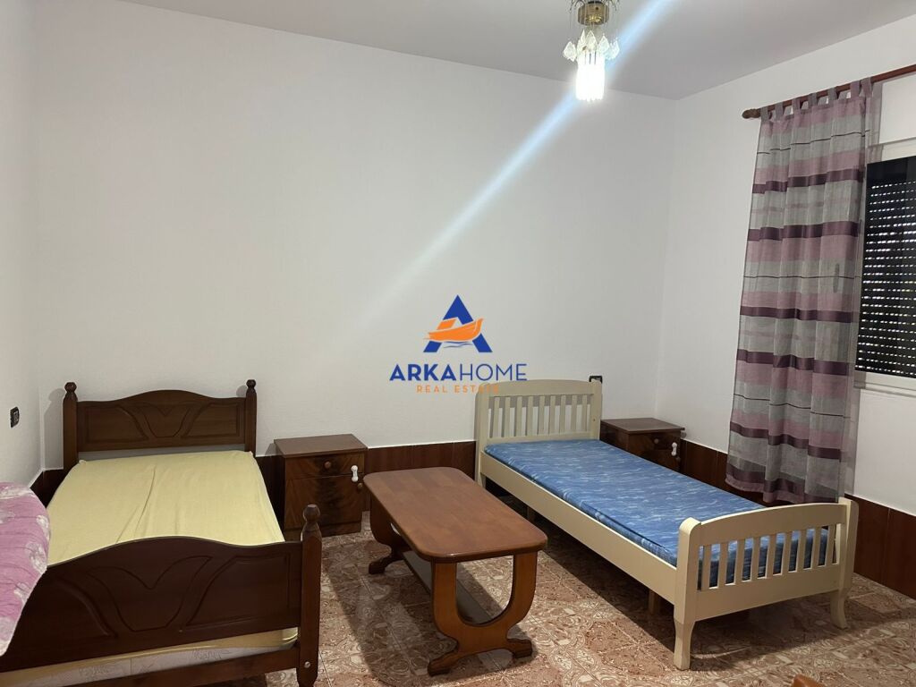 SI AFFITTA IL PRIMO PIANO DI UNA CASA PRIVATA 120 M2 "CASA ITALIA" 500 EURO