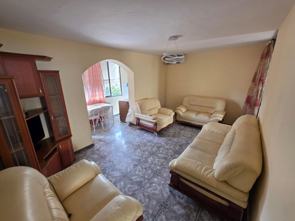 Jepet me qira apartament 2+1 në Myslym Shyri, Tiranë   ID 5411