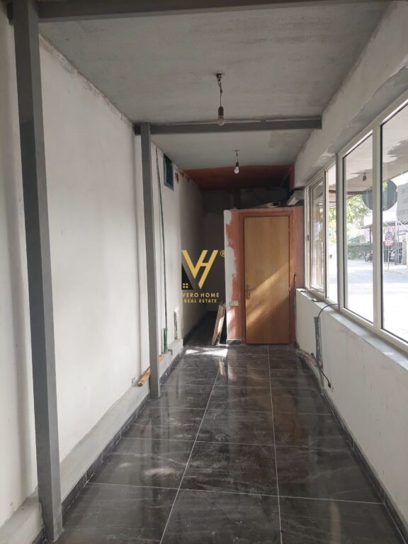 SHOP FOR RENT 25 M2 FOR RENT AT THE PARIS MUNICIPALITY 35,000 LEKE