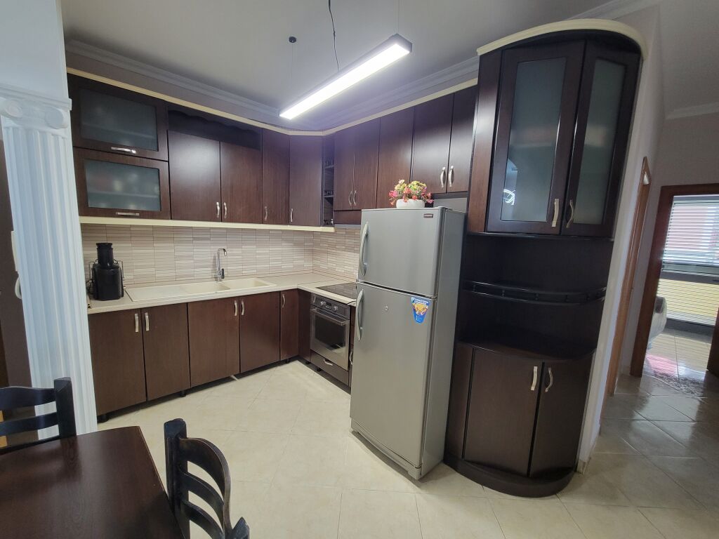 Apartament 3+1+2 per shitje Selite