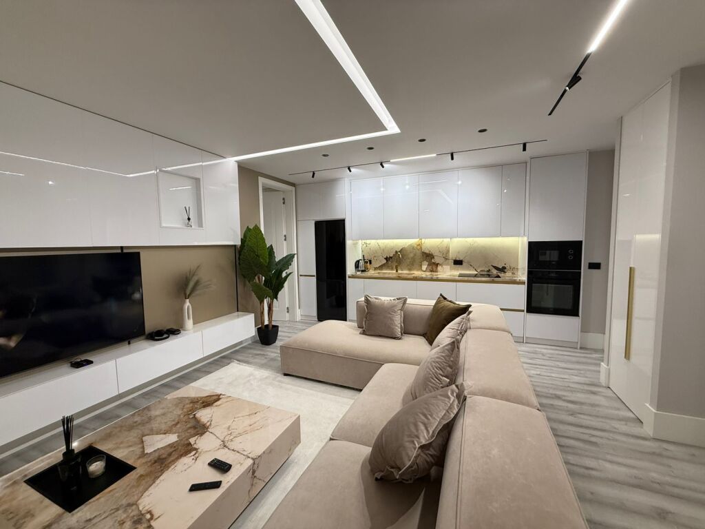 Apartment 2+1 for rent in Bllok.
