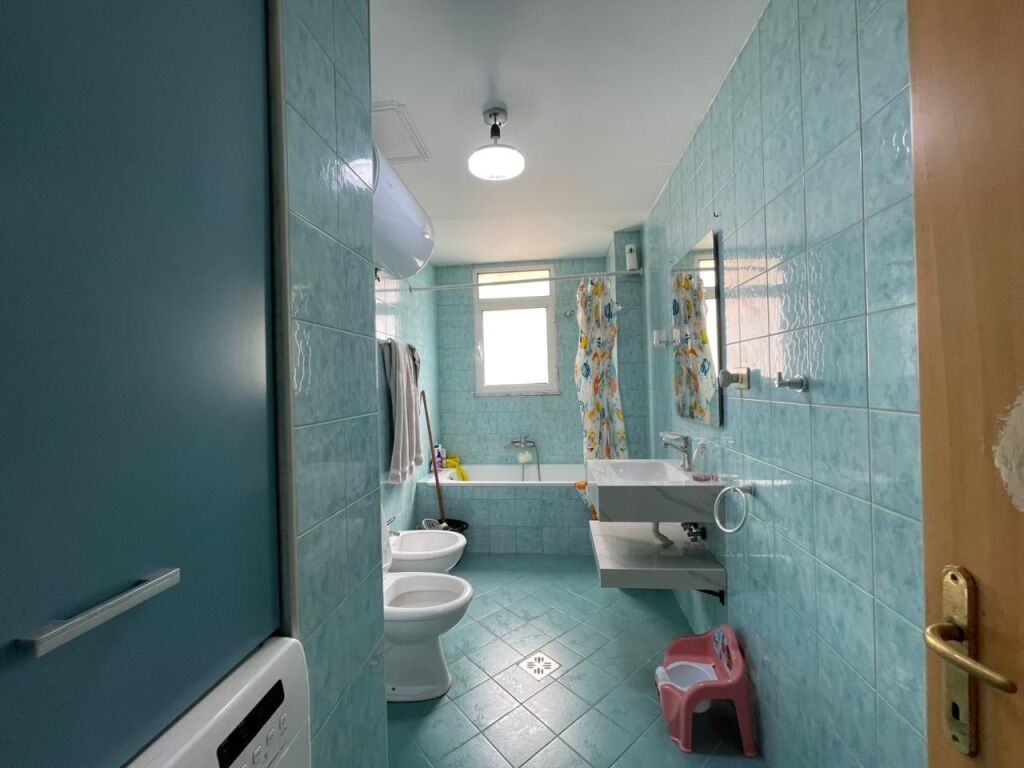 Apartament 2+1 per shitje tek Komuna e Parisit.