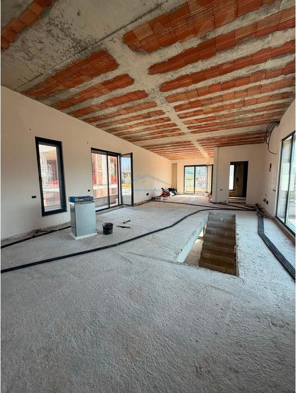 Business Building for Rent 2-Storey, TEG, Tirana