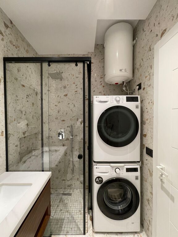 Affitto 2+1+2+Posto auto Residenza Erli, Porcelan