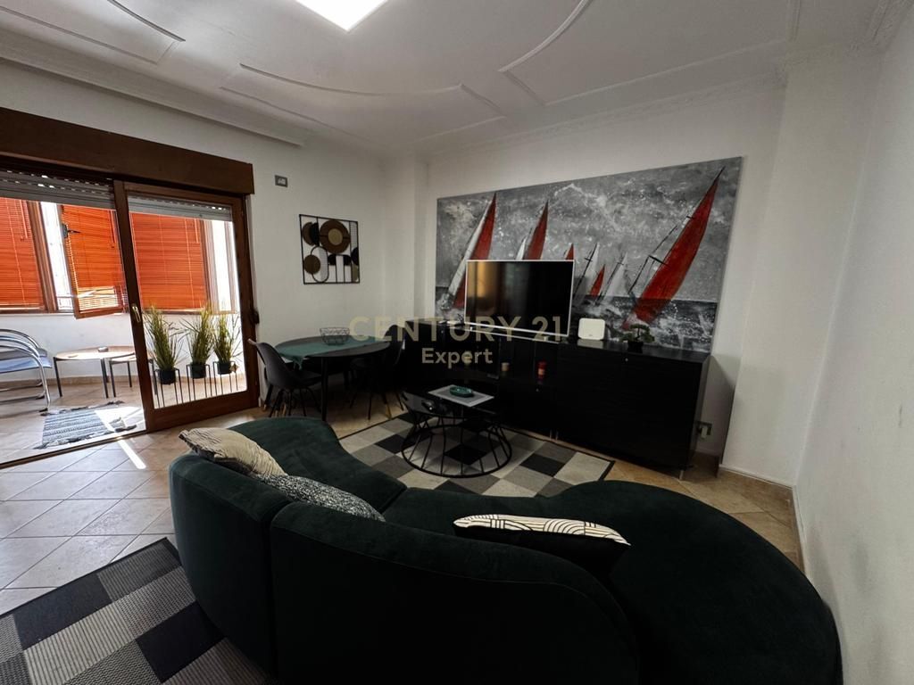 APPARTAMENTO 2+1 IN AFFITTO IN CENTRO !!! 860 € /Mese 80,000 Lek /Mese