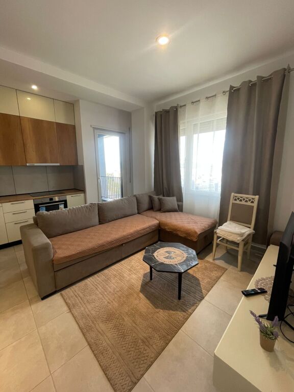 APARTAMENT 1+1 PER QERA PRANE PALLATIT ME SHIGJETA