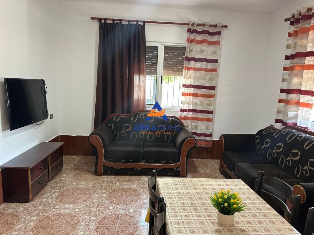 SI AFFITTA IL PRIMO PIANO DI UNA CASA PRIVATA 120 M2 "CASA ITALIA" 500 EURO