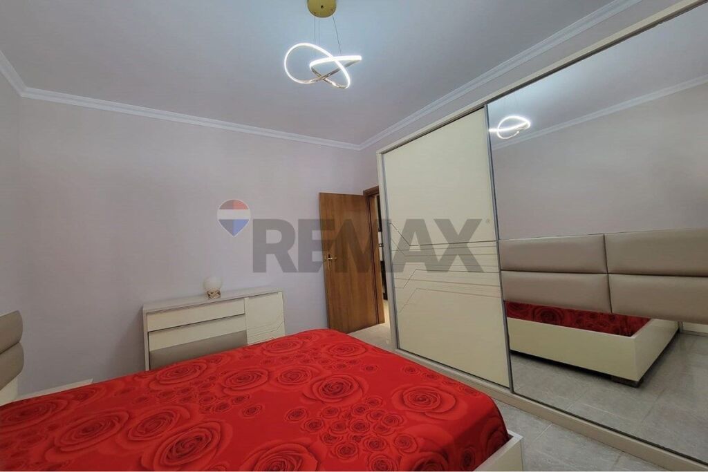 Apartament 3+1+2 per shitje prane Kristal Center
