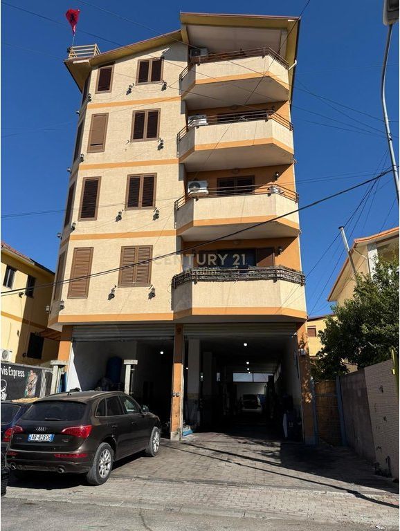 BUILDING FOR RENT IN LAPRRAKË – 13 APARTMENTS + 350 M² OPEN SPACE!!