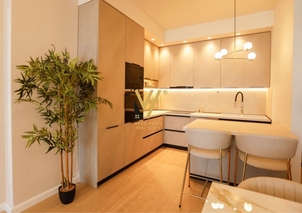 SHITET APARTAMENT 2+1+BLK TE UJI I FTOHTE, VLORE 345.000 EURO
