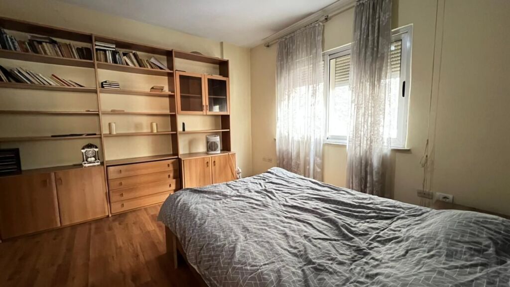 Apartament Duplex 3+1 me qira - Komuna e Parisit